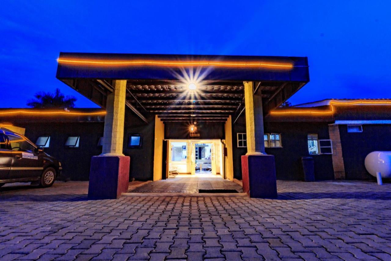 Frontiers Hotel 엔테베 외부 사진